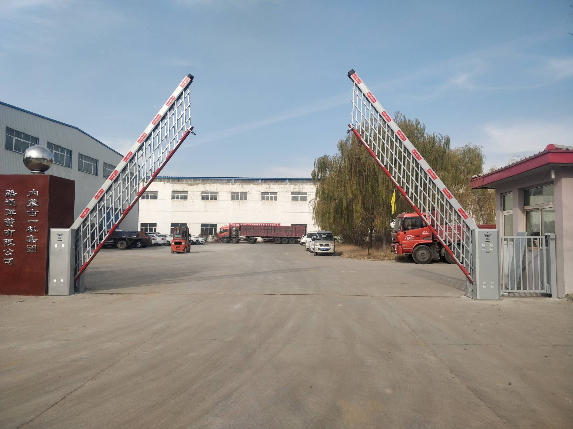 路通弹簧厂空降门